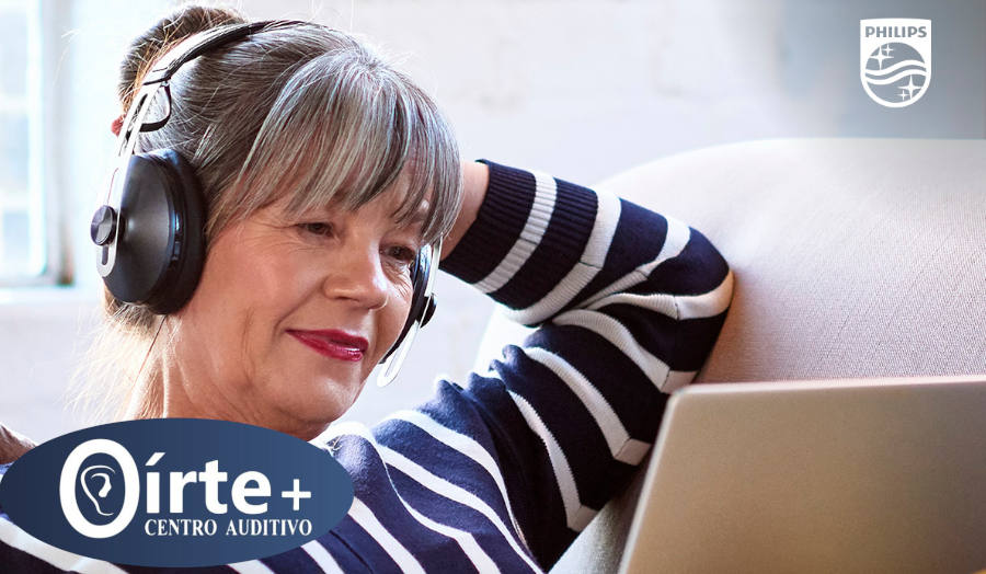 Mujer con audífonos